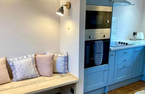 Llanfaethlu Apartamento | Beachcomber's - an on the beach that sleeps 6 guests in 3 bedrooms