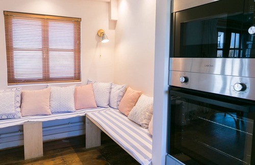 Llanfaethlu Apartamento | Beachcomber's - an on the beach that sleeps 6 guests in 3 bedrooms