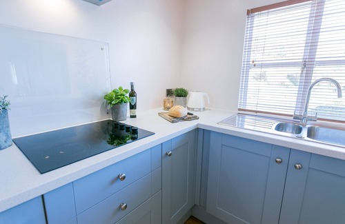 Llanfaethlu Apartamento | Beachcomber's - an on the beach that sleeps 6 guests in 3 bedrooms