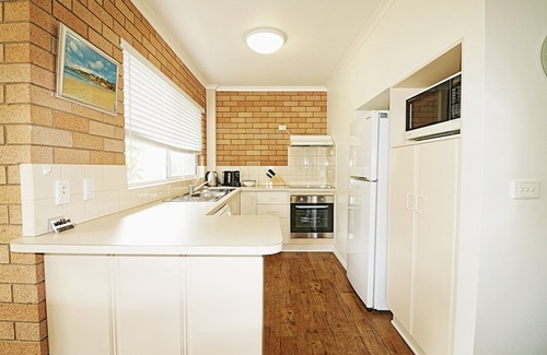 Merimbula Apartamento | Beachcomber - Unit 1 Pet Friendly Apartments Located on Fishpen