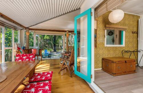 Suffolk Park Casa | Beachcombers Cottage - beachfront pet retreat