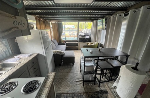 Salem Alquiler De Eote | Beached Houseboat-Free Park Pass