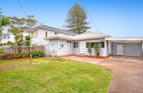 Salamander Bay Casa | Beached Inn Spacious beach front house