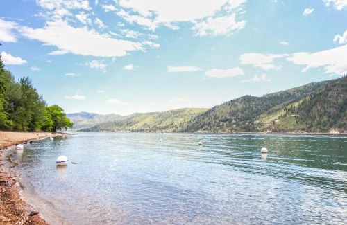 Wapato Point Casa | Beaches and Breezes on Wapato - 4 Bed 4 Bath Vacation home in Wapato Point