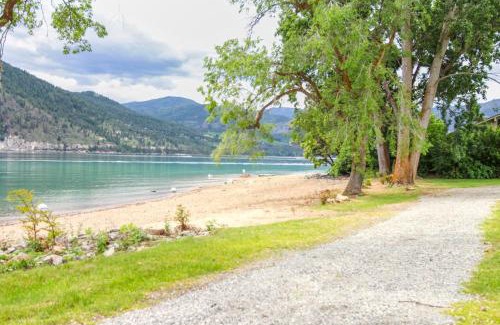 Wapato Point Casa | Beaches and Breezes on Wapato - 4 Bed 4 Bath Vacation home in Wapato Point