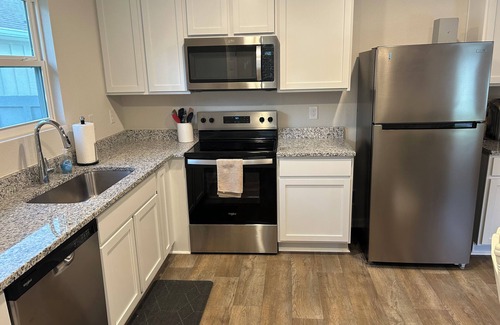 Foley Casa | Beaches, Theme Parks, Concert Venues, Athletic Events, and Shopping!