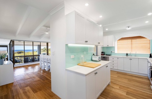 Peppermint Grove Beach Casa | Beachfront Mansion by Peppy Beach Retreats®