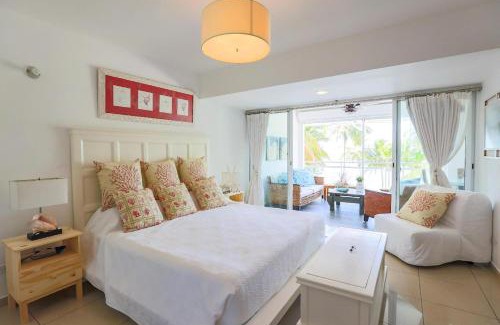 Juan Dolio - El Pueblo Apartamento | Beachfront 4beds Jacuzzi Privacy Full Kitchen