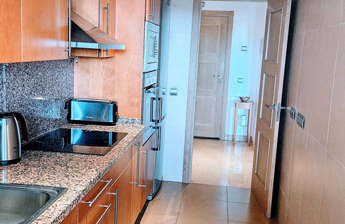 Castillo de Sabinillas Apartamento | Beachfront Puerto de la Duquesa with Sea and castle views