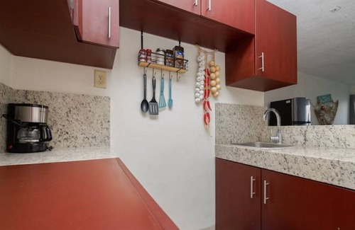 Alfredo V. Bonfil Apartamento | Beachfront 1BR - Stunning Views - Near Hotel Zone & Isla Mujeres Ferry