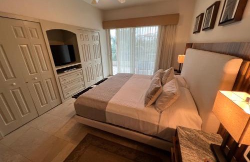 Nuevo Vallarta Apartamento | Beachfront 2 bedroom Condo in Playa Royale Resort, Nuevo Vallarta