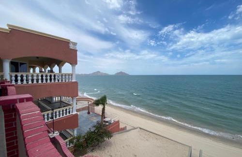 Villas de Las Palmas Apartamento | Beachfront, 2 bedroom Condo in San Felipe