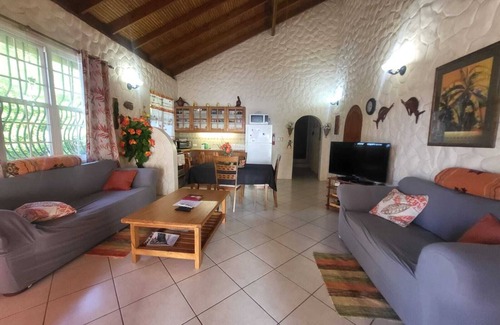 Black Rock Apartamento | Beachfront 2 Bedroom FamilyStyle Apartment on Courland Bay with Salt Water Pool