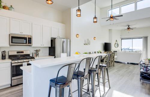 Oceano Casa | Beachfront 2BR w Deck Views Direct Sand Access Strand Way A