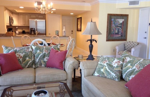 Punta Rassa Condominio | Waterfront 3 habitaciones / 3 baños condominio completamente renovado en el puerto de Sanibel