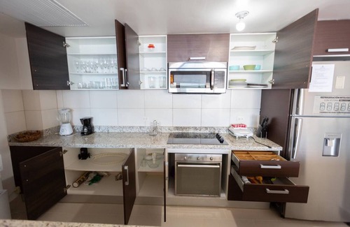 Juan Dolio - El Pueblo Apartamento | Beachfront| 3BR| King Bed| Full Kitchen| 170m²