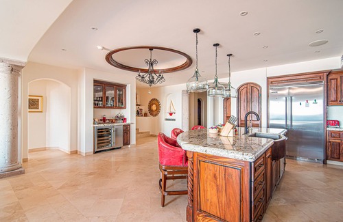 Buzzards Casa | Beachfront 4BD Villa with Beachfront Club Access