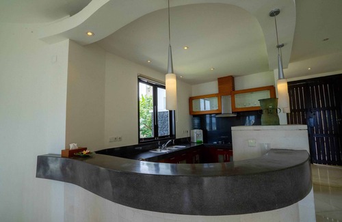 Tukad Mungga Villa | Villa Familiar de 4 Habitaciones Frente a la Playa en Lovina, Bali