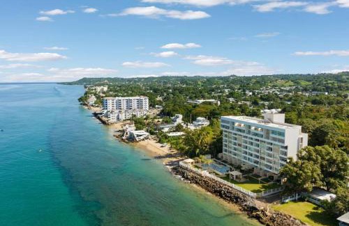 Stella Apartamento | Beachfront 5th floor at Pelican Reef