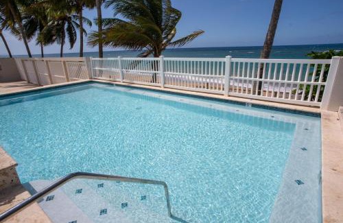 Guayabo Apartamento | Beachfront 7th floor unit at Mar Azul