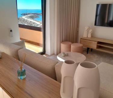 Vila Praia de Ancora Apartamento | Beachfront Apartment