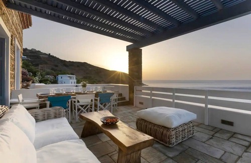 Steniai Villa | Beachfront Andros Retreat | Villa Stenies Thalassa | Private Pool | 4 bedrooms | Piso Gyalia Beach