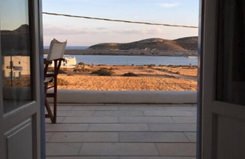 Antiparos Villa | Beachfront Antiparos Apartment | 2 Bedrooms | Apartment Niamos | Beautiful Sea Views | Agios Georgios