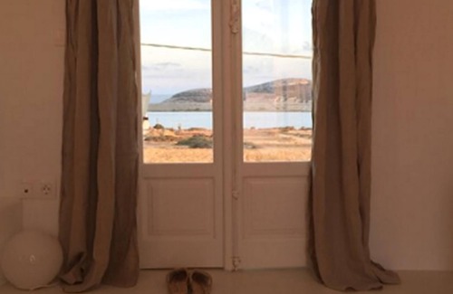 Antiparos Villa | Beachfront Antiparos Apartment | 2 Bedrooms | Apartment Niamos | Beautiful Sea Views | Agios Georgios