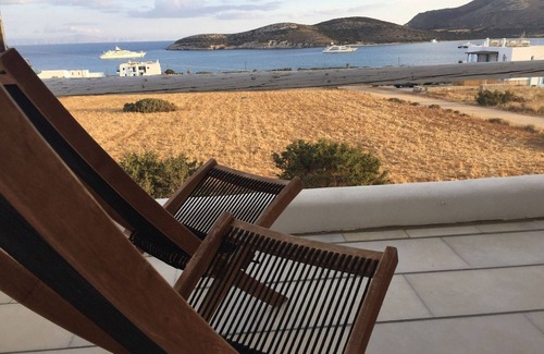 Antiparos Villa | Beachfront Antiparos Apartment | 2 Bedrooms | Apartment Niamos | Beautiful Sea Views | Agios Georgios