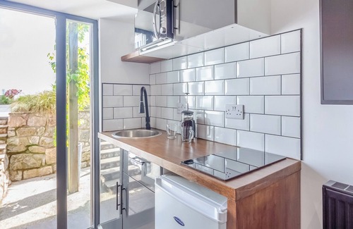 Colwyn Bay Cabaña | Beachfront Apartment
