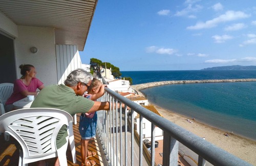 L'Estartit Apartamento | Apartamento Frente al Mar con Piscina