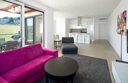 Slatine Apartamento | Beachfront Apartment Lemonade IV
