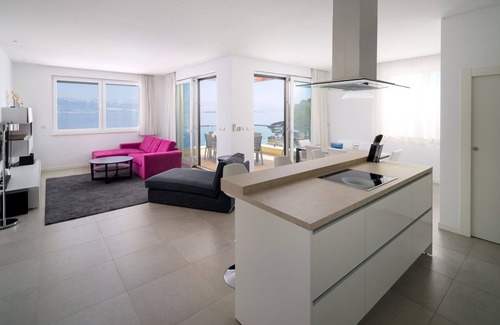 Slatine Apartamento | Beachfront Apartment Lemonade IV