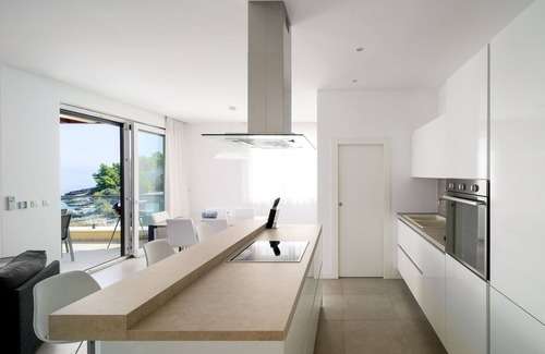 Slatine Apartamento | Beachfront Apartment Lemonade IV