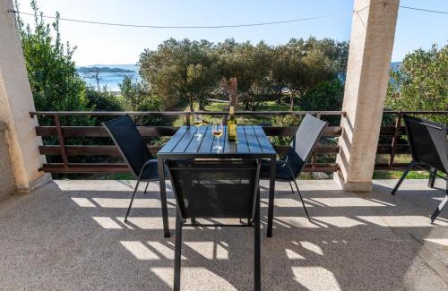 Turanj Apartamento | Beachfront apartment Lostura