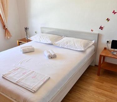 Kneza Apartamento | Beachfront Apartment Mery, Kneže