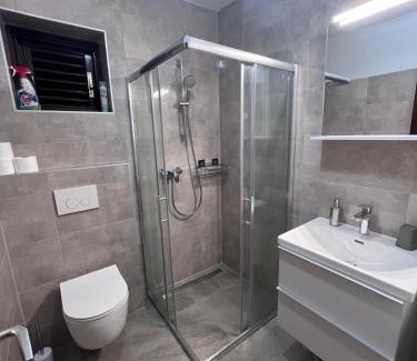 Kneza Apartamento | Beachfront Apartment Mery, Kneže