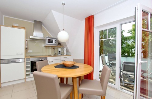 Moenchgut Peninsula Apartamento | Beachfront apartment with balcony, use of swimming pool and sauna - Rex Rugia apartment 29-5 -