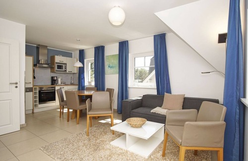 Moenchgut Peninsula Apartamento | Beachfront apartment with balcony, use of swimming pool and sauna - Rex Rugia apartment 29-7 -