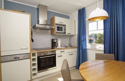 Moenchgut Peninsula Apartamento | Beachfront apartment with balcony, use of swimming pool and sauna - Rex Rugia apartment 29-7 -