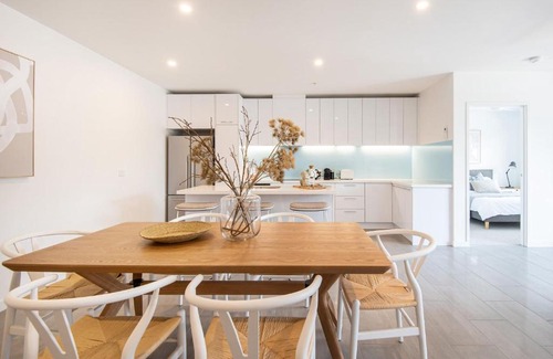 Rosebud Apartamento | Beachfront Apartment with lots of Wow
