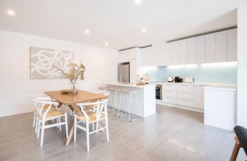 Rosebud Apartamento | Beachfront Apartment with lots of Wow