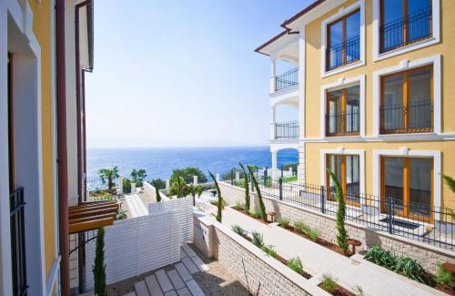 Povile Apartamento | Beachfront apartment with pool, panoramic sea view - by Traveler tourist agency Krk - ID 2390