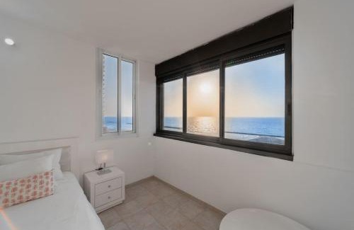 Netanya Apartamento | Beachfront apartment with breathtaking sea view