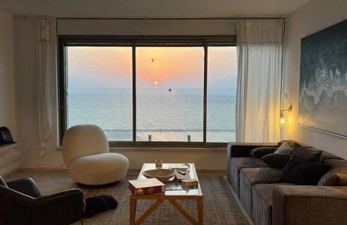 Netanya Apartamento | Beachfront apartment with breathtaking sea view