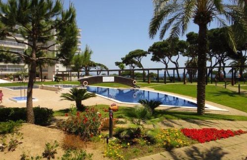 Blanes Apartamento | Beachfront Apartment with Pool and Garden S Abanell Blanes