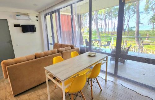 Ureki Apartamento | beachfront apartments ,kapro-one,