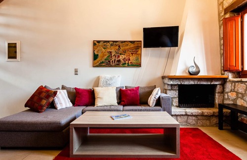 Paralio Astros Casa | Beachfront Astros Villa - Dukes Seaside Retreat
