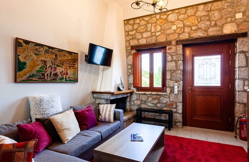 Paralio Astros Casa | Beachfront Astros Villa - Dukes Seaside Retreat