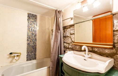 Paralio Astros Casa | Beachfront Astros Villa - Dukes Seaside Nest